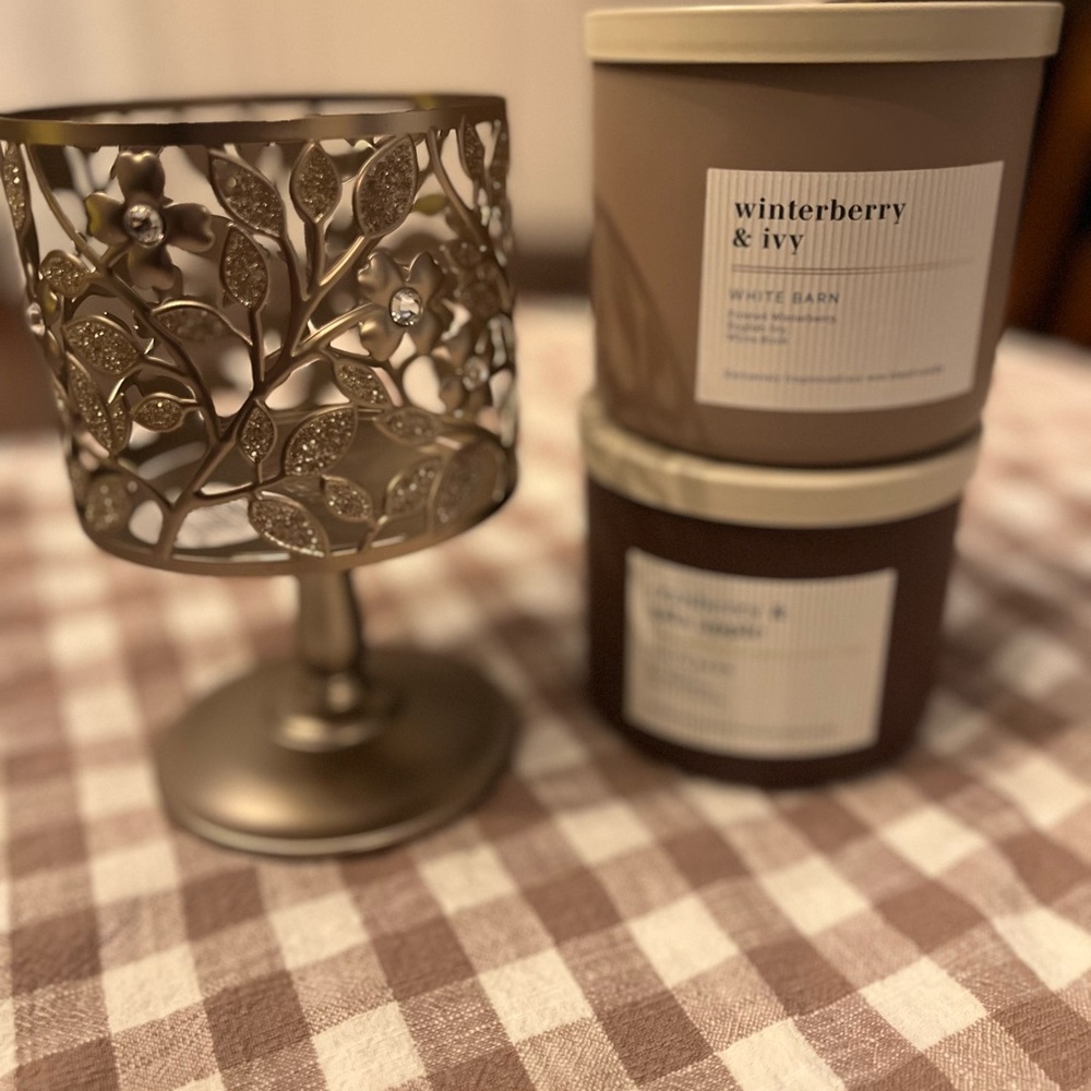 NWT, BBW BUNDLE, TWO 3 WICK CANDLES & DECORATIVE 3 WICK CANDLE HOLDER - Picture 4 of 8